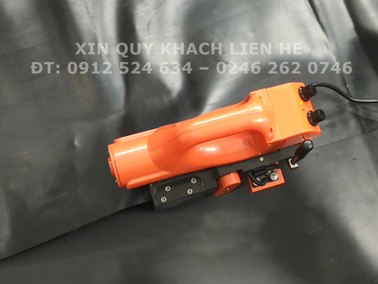 M&aacute;y h&agrave;n bạt HDPE ao nu&ocirc;i t&ocirc;m TH501