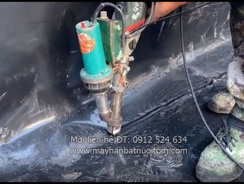 M&aacute;y h&agrave;n đ&ugrave;n bạt HDPE model LST610A