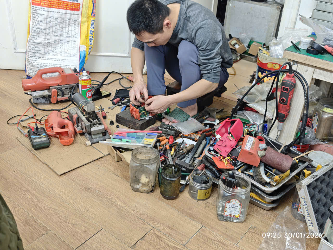 Dịch vụ sửa chữa m&aacute;y h&agrave;n nhựa